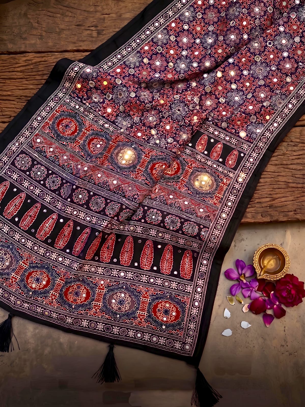 Soft Crepe Silk with Beautiful Ajarkh Print in Saree-LH001