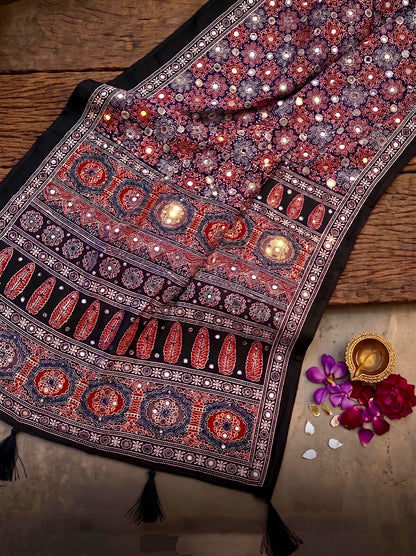 Soft Crepe Silk with Beautiful Ajarkh Print in Saree-LH001